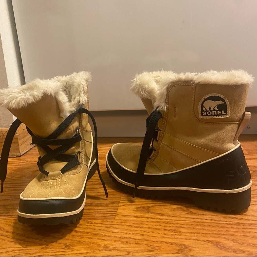 Like NEW Sorel boots